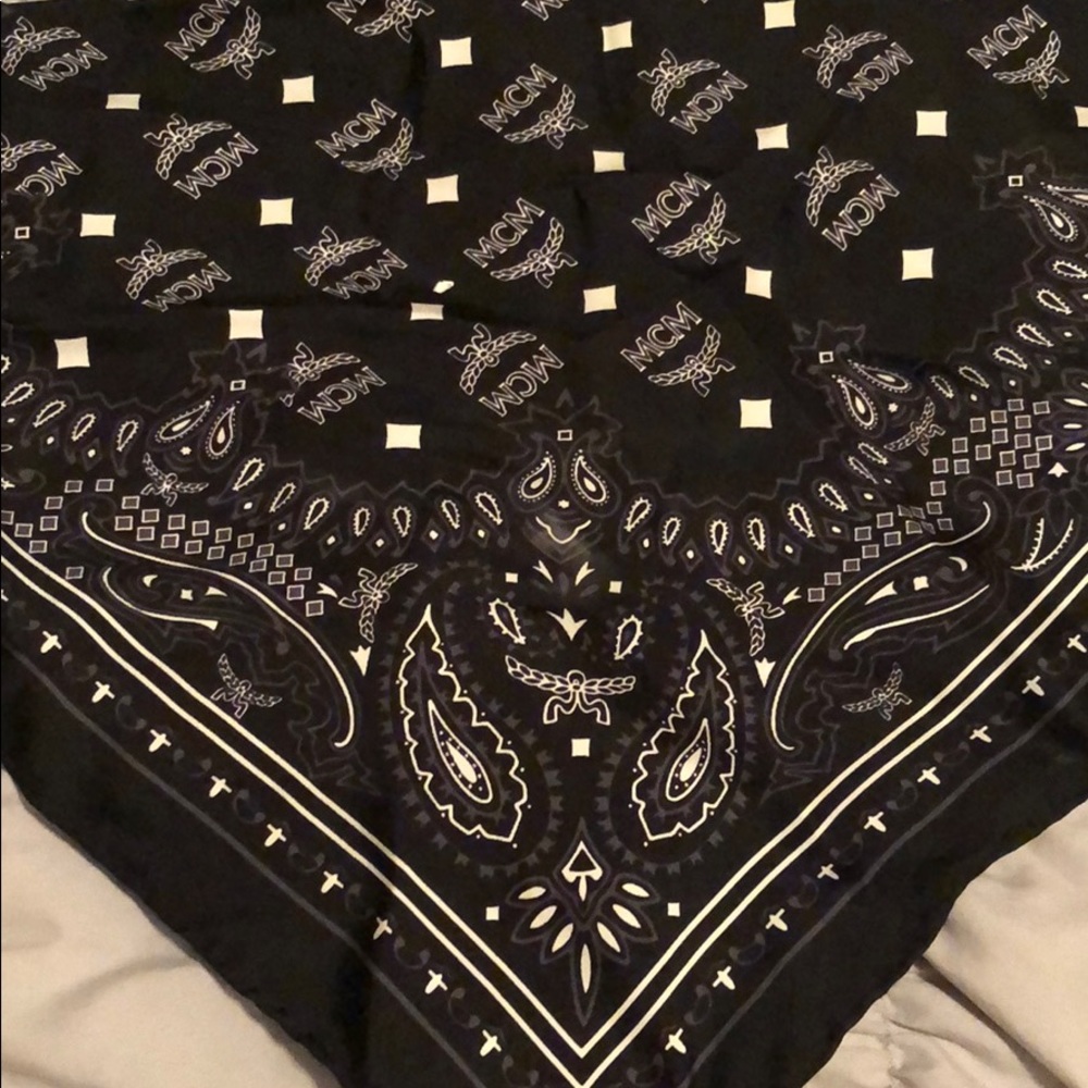 COPY - McM Scarf